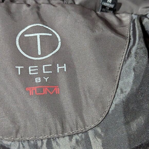 Tumi Tech light Jacket - Picture 1 of 11